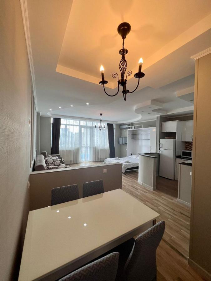 Luxure Apartments Батуми Екстериор снимка