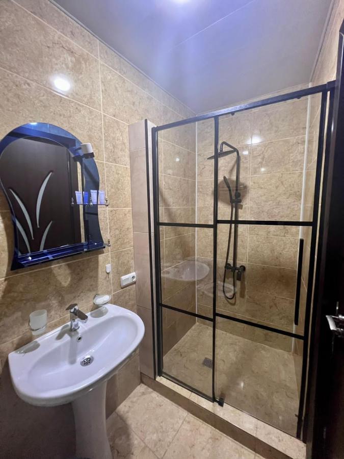 Luxure Apartments Батуми Екстериор снимка