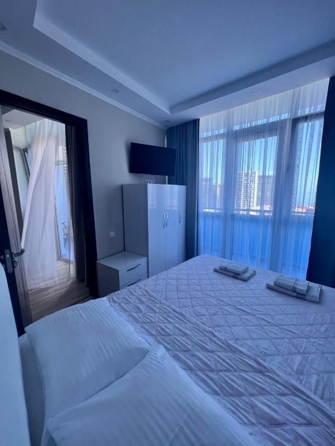 Luxure Apartments Батуми Екстериор снимка